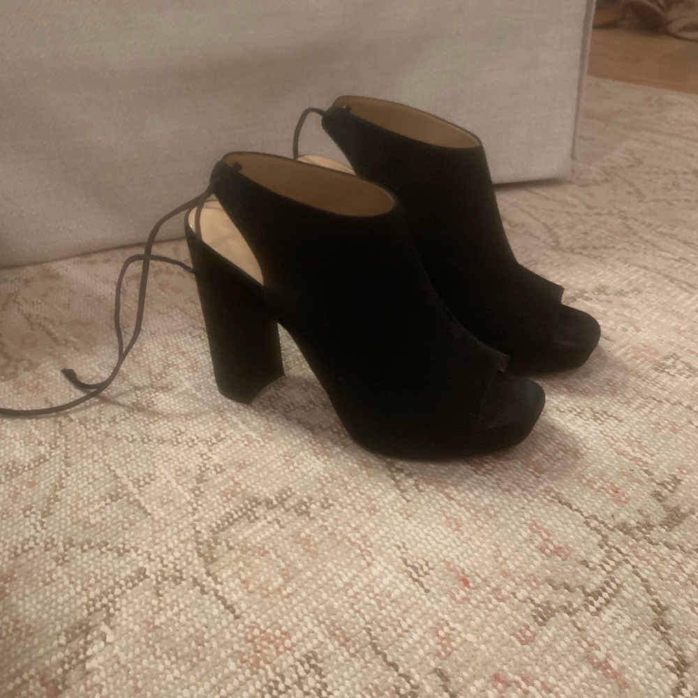 Pour la Victoire Black Suede Bootie